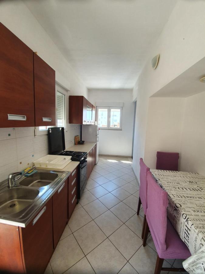 Apartman Dusanka Jovic Makarska Buitenkant foto